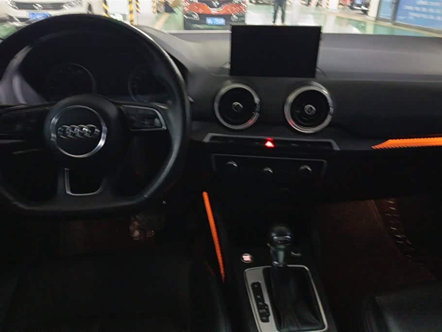 Audi Q2L Audi Q2L