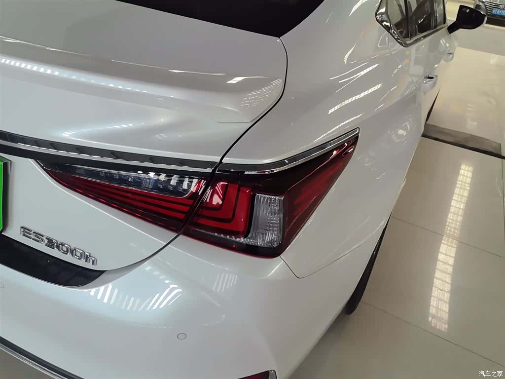 Lexus ES, 2018 23
