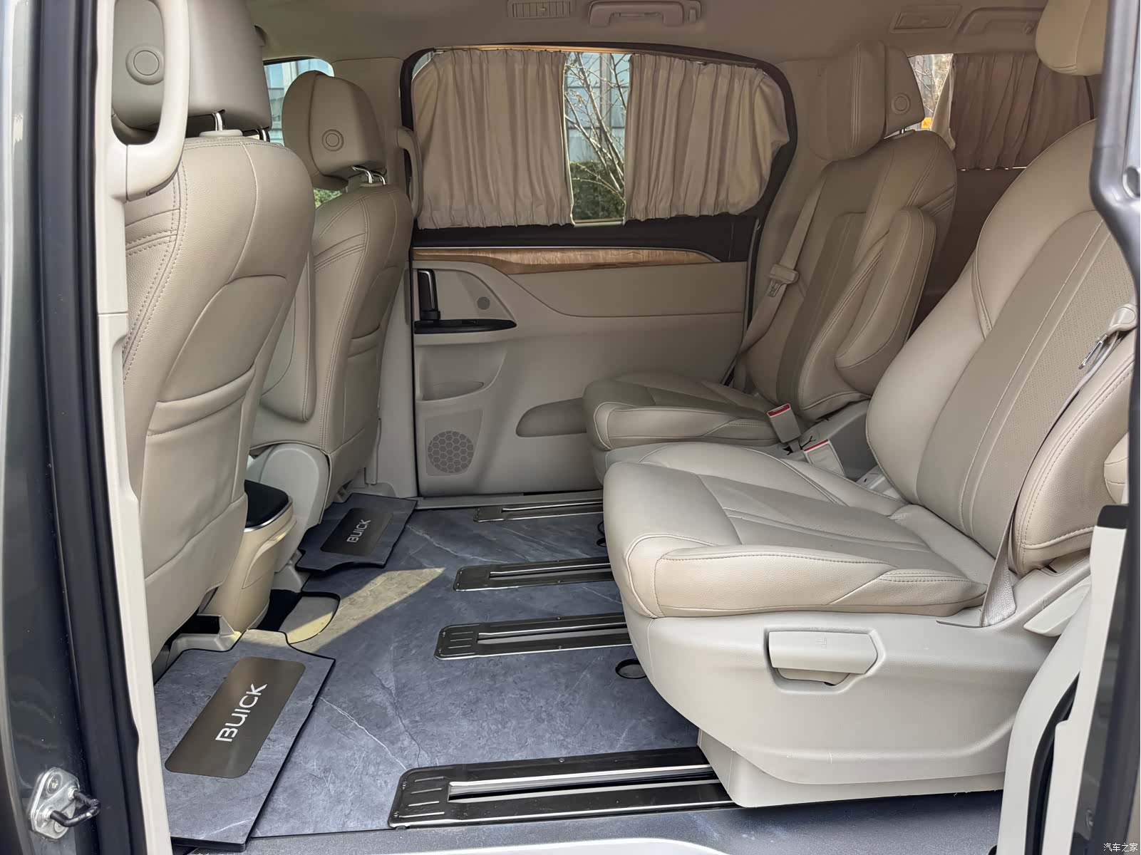 Buick GL8, 2018 17