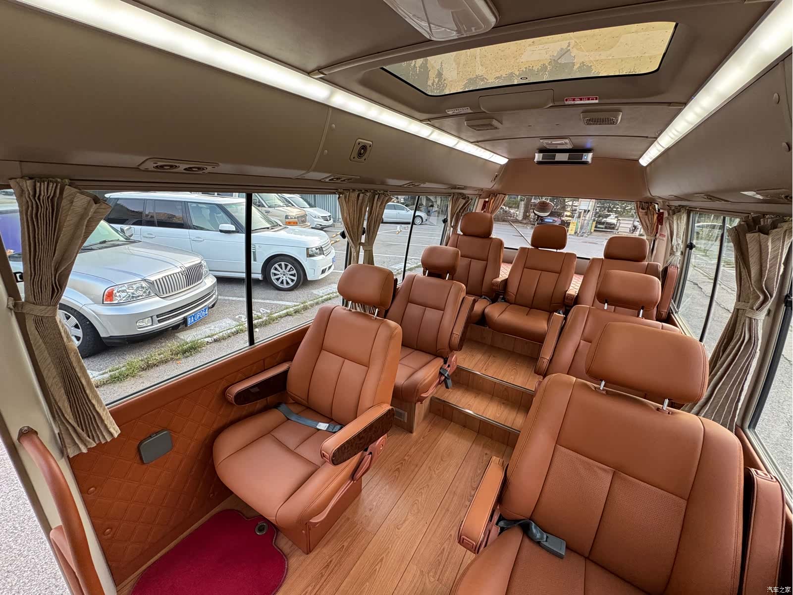 Toyota Coaster, 2015 11