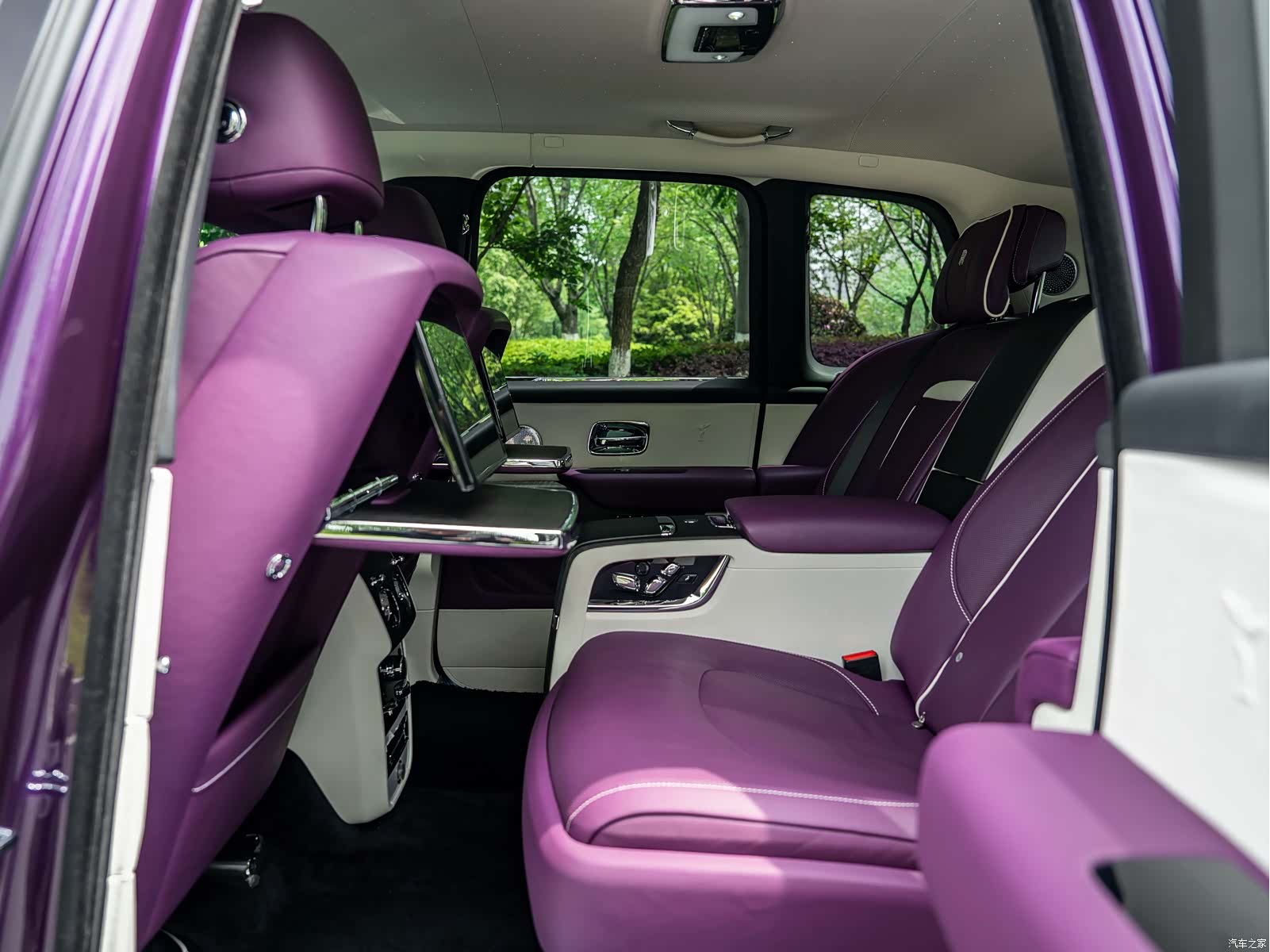 Rolls-Royce Cullinan, 2022 13