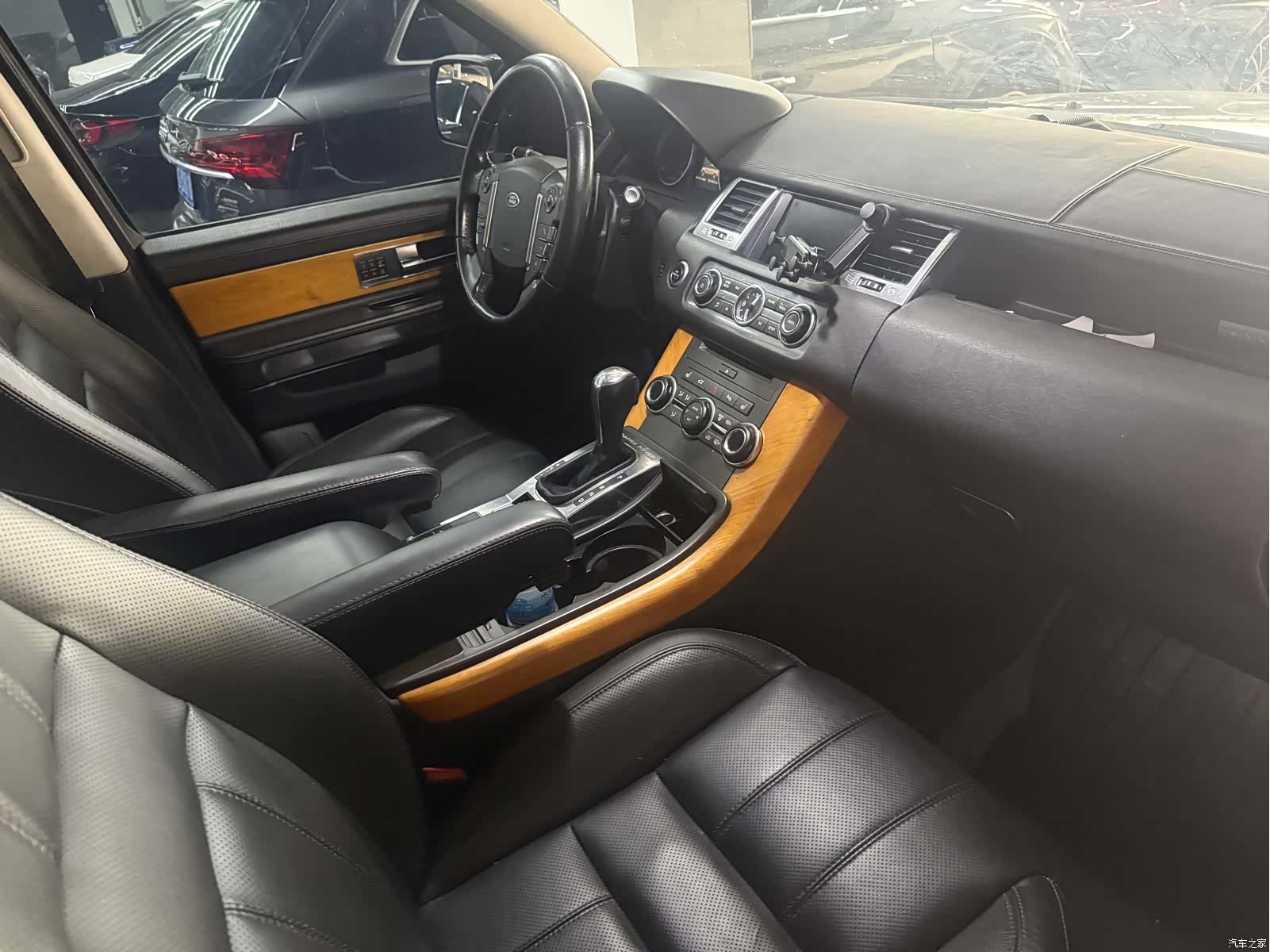 Land Rover Range Rover, 2012 7