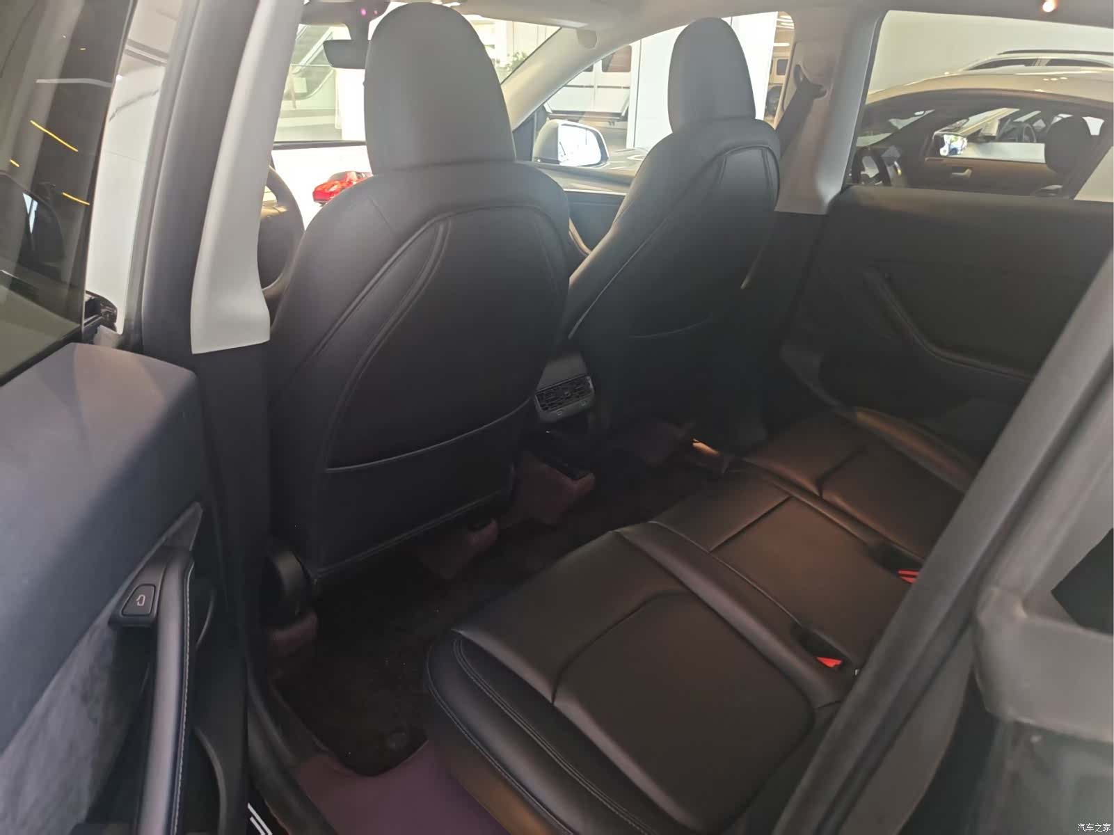 Tesla Model Y, 2023 все фото
