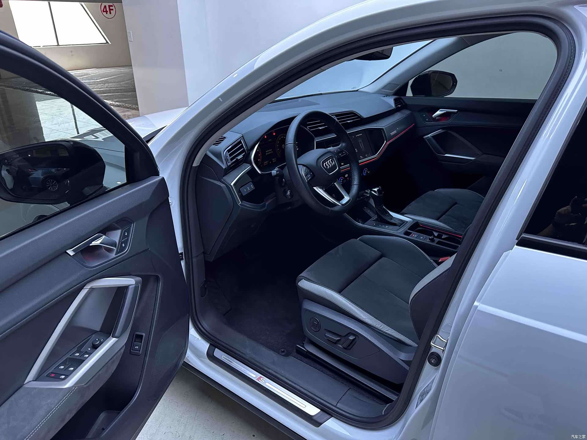 Audi Q3, 2022 9