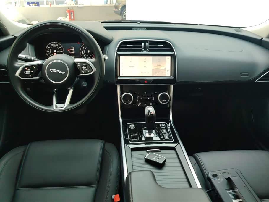 Jaguar XEL Jaguar XEL