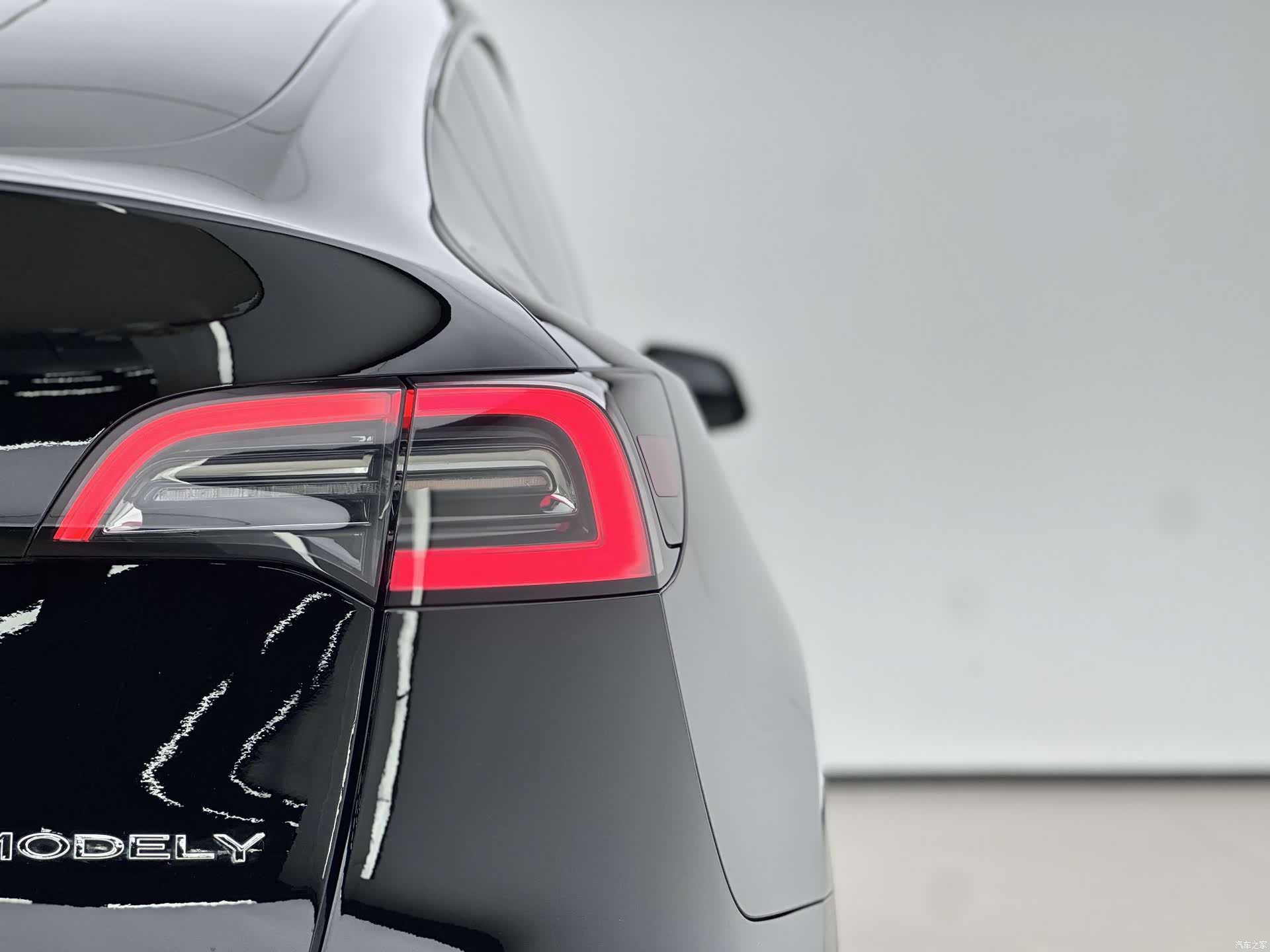 Tesla Model Y, 2023 17