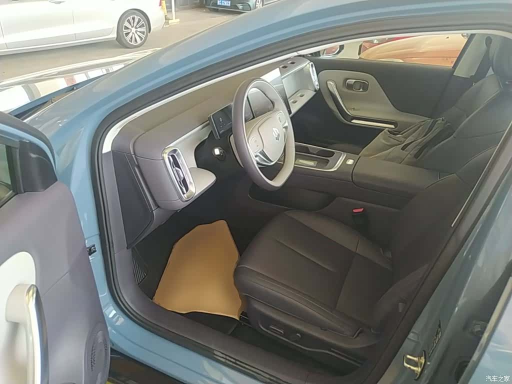 Leapmotor B01, 2025 16