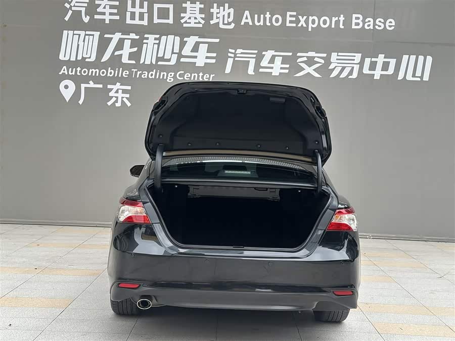 Toyota Camry 2023, фото 14