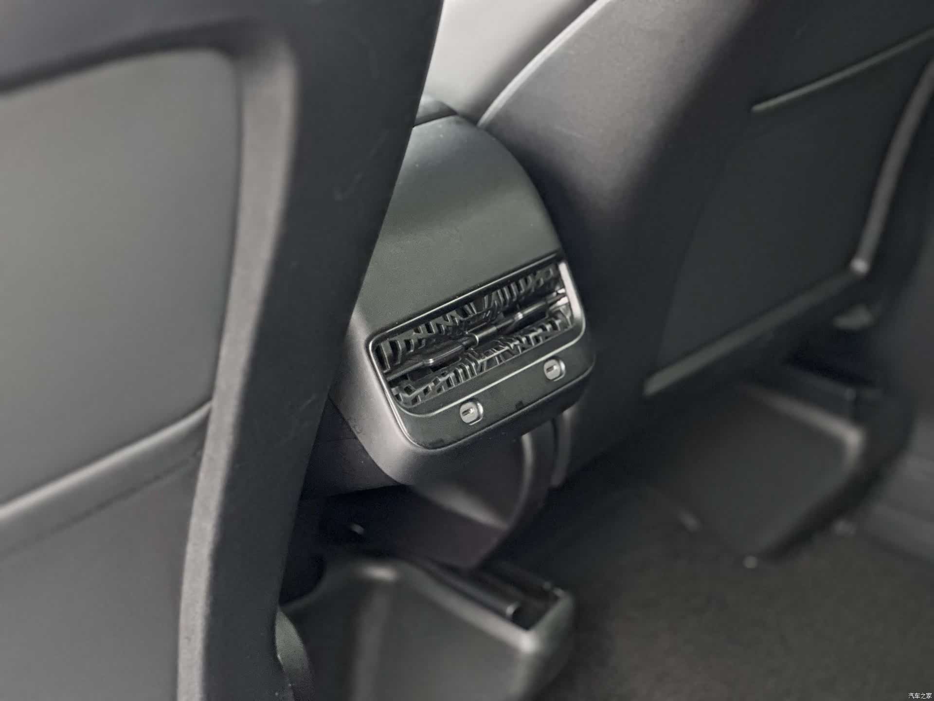 Tesla Model Y, 2023 12