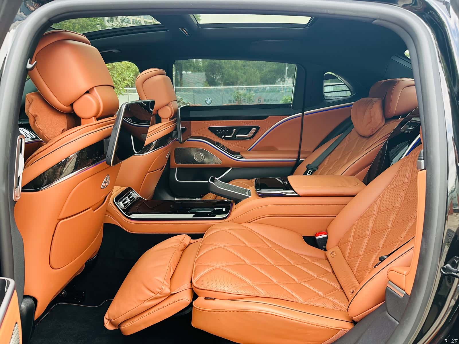 Maybach S-Class, 2023 10