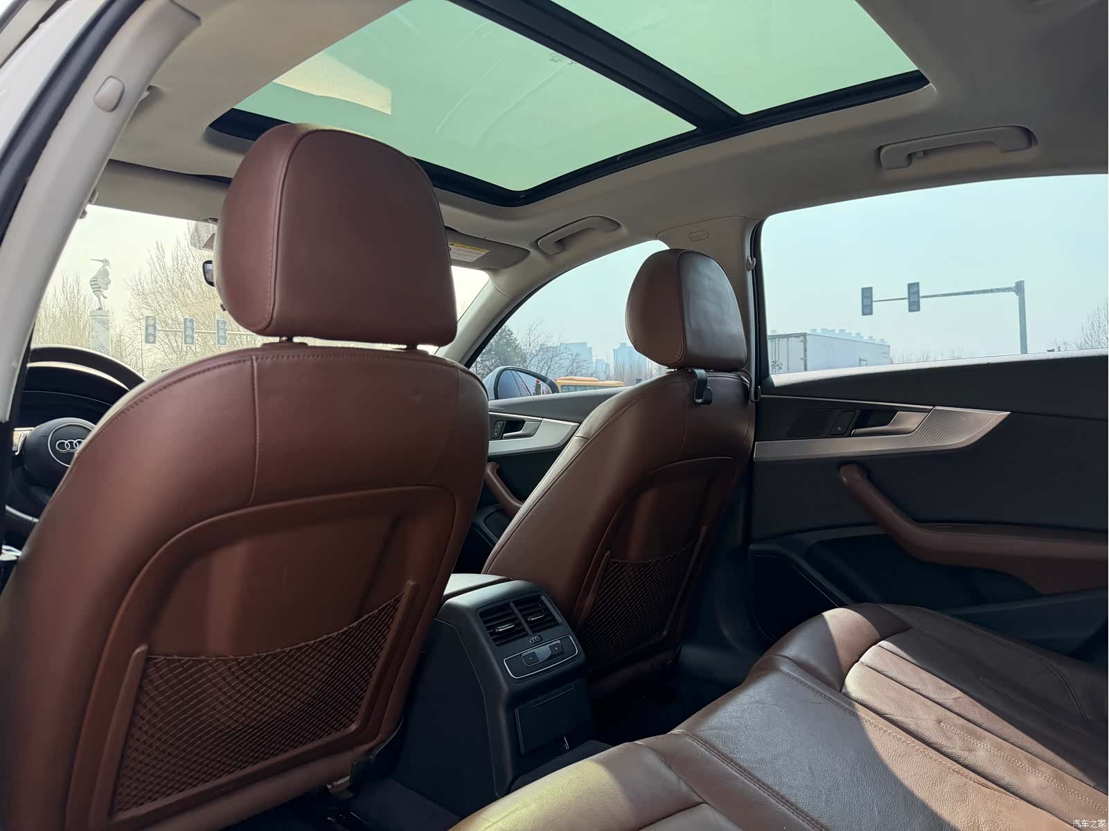 Audi A4L, 2018 все фото