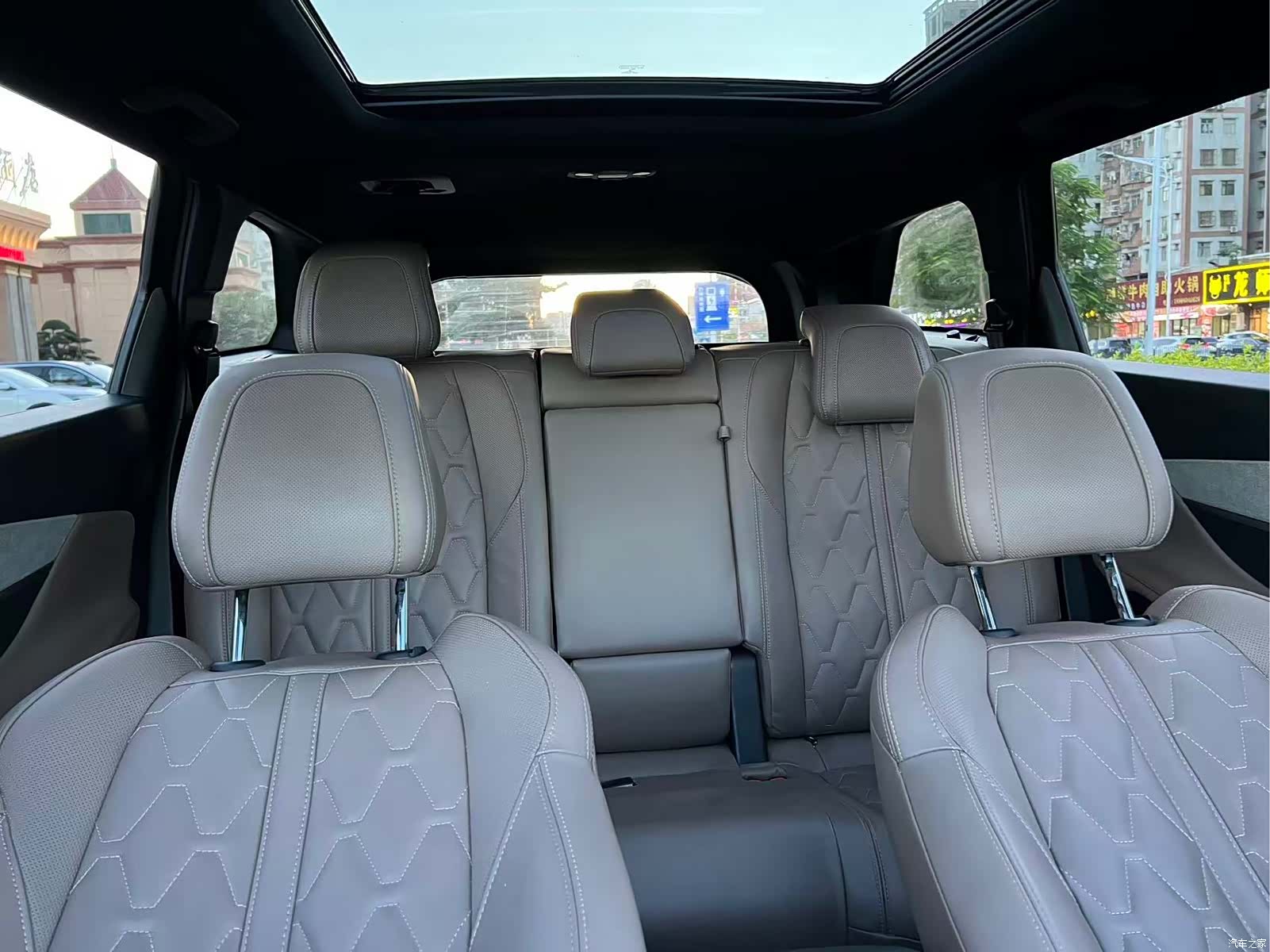 Peugeot 5008, 2018 10