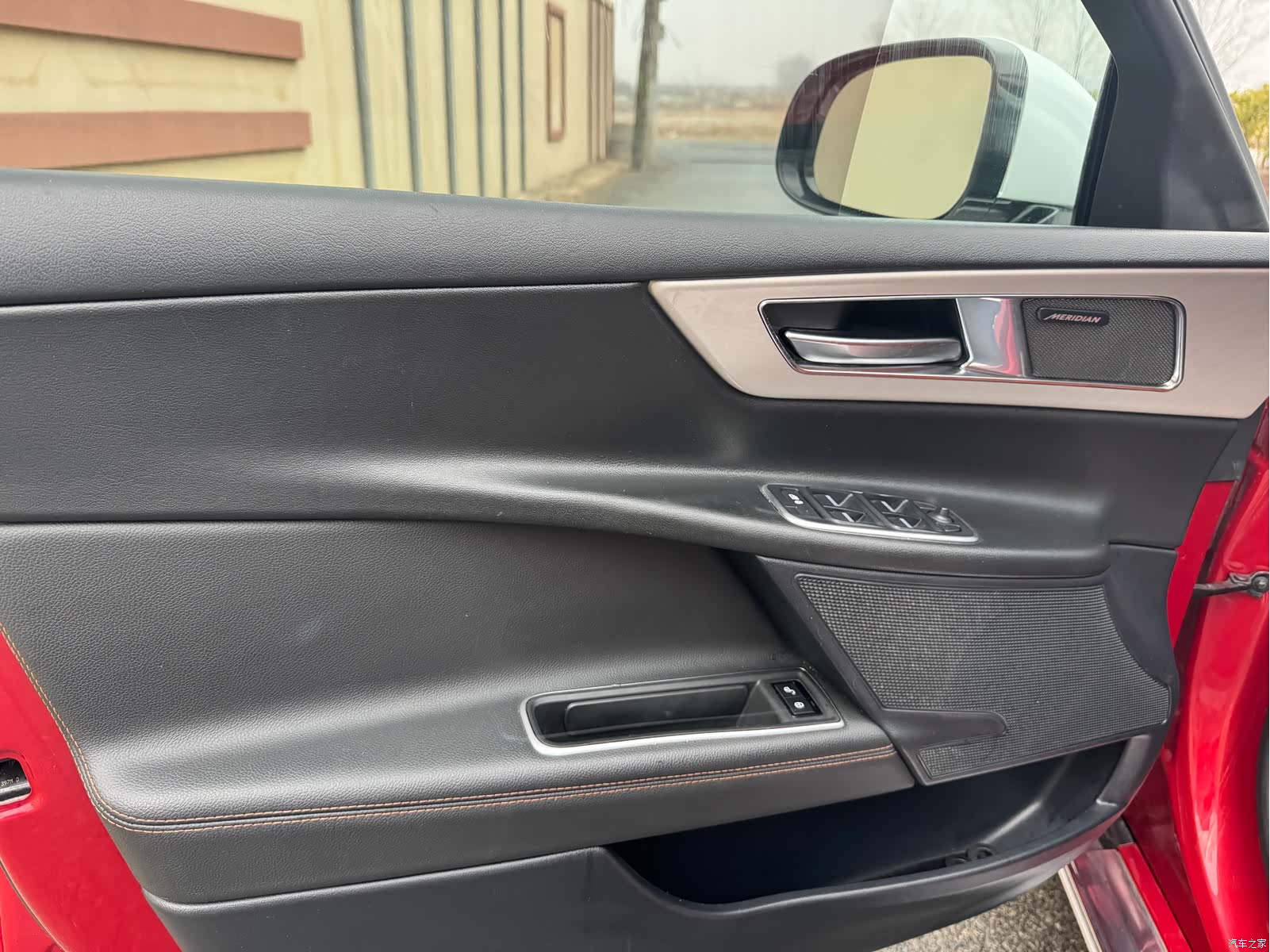 Land Rover XEL, 2018 14