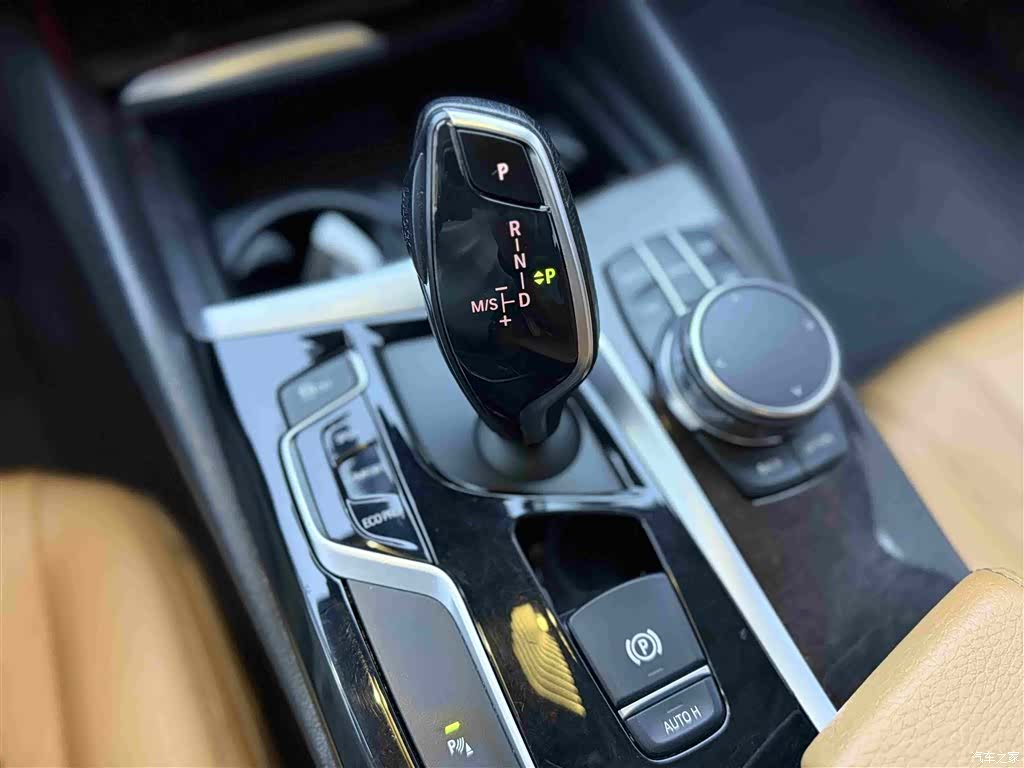 BMW 5 Series, 2017 11