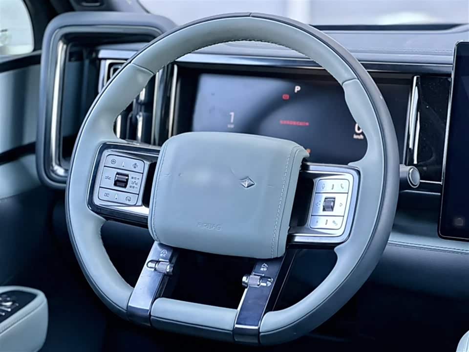 BYD Leopard 5 BYD Leopard 5