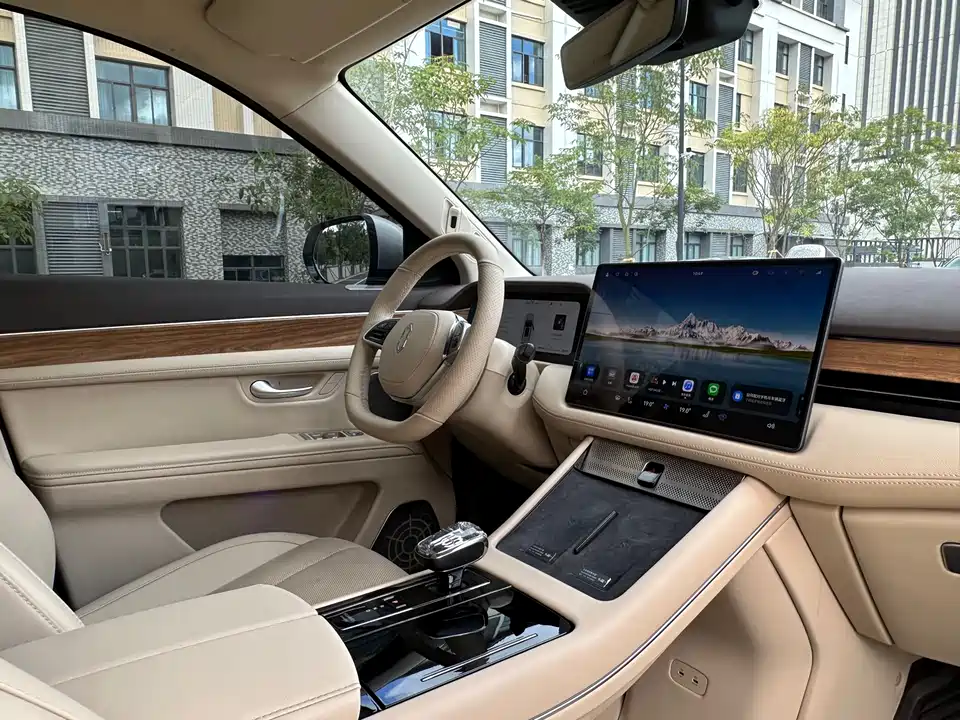 AITO Ask the world M7