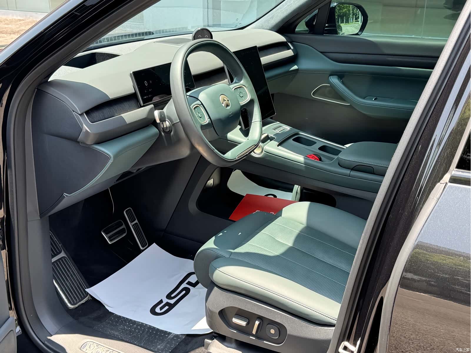 NIO ES8, 2025 4