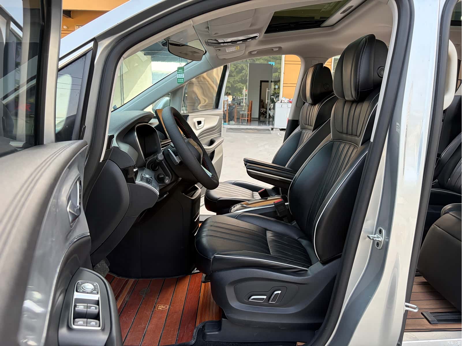 Roewe iMAX8, 2021 все фото