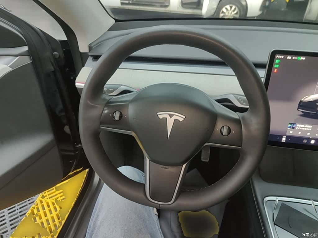 Tesla Model Y, 2024 11
