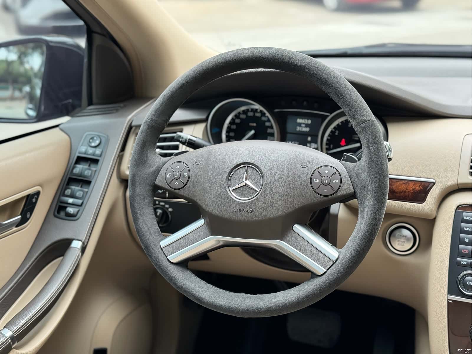 Mercedes-Benz R-Class, 2011 7