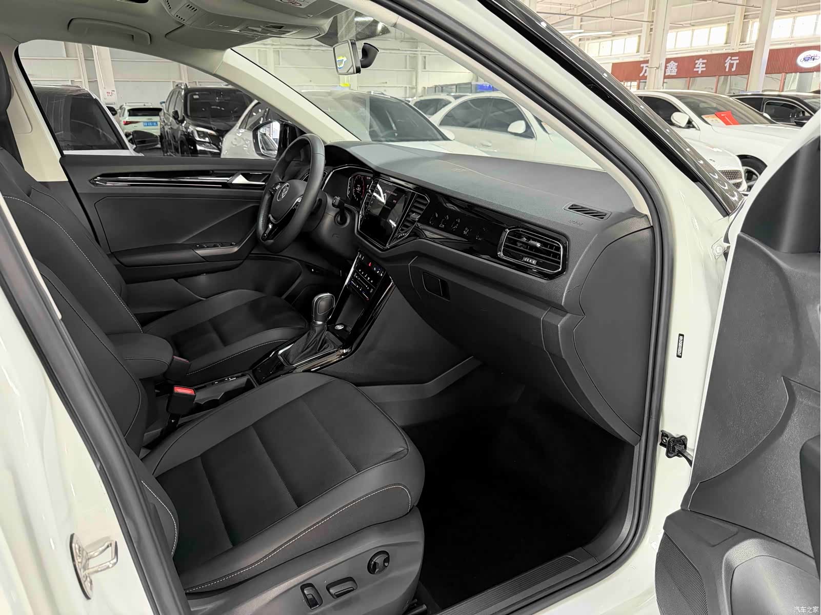 Volkswagen T-ROC, 2022 17