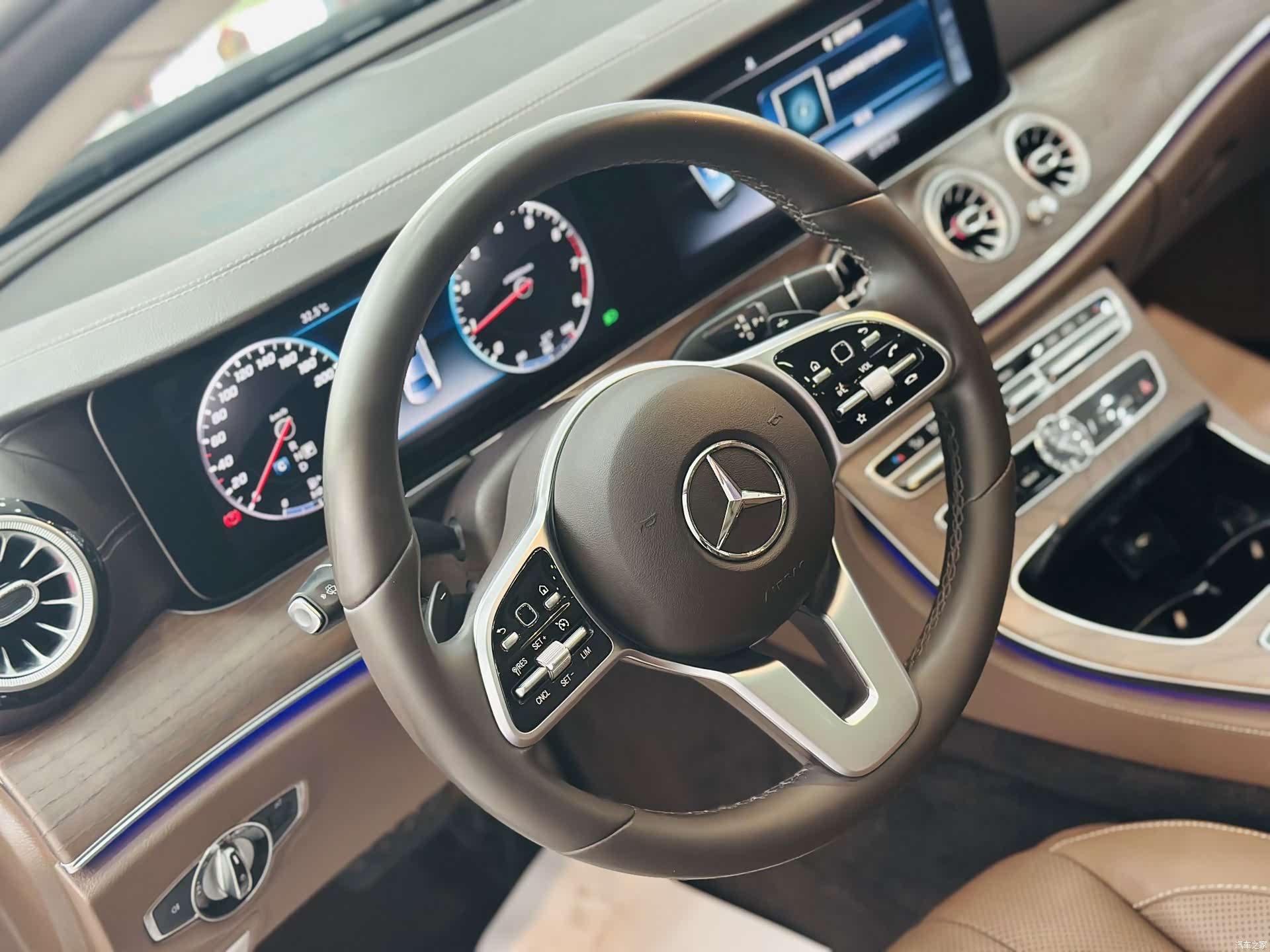 Mercedes-Benz E-Class, 2020 13