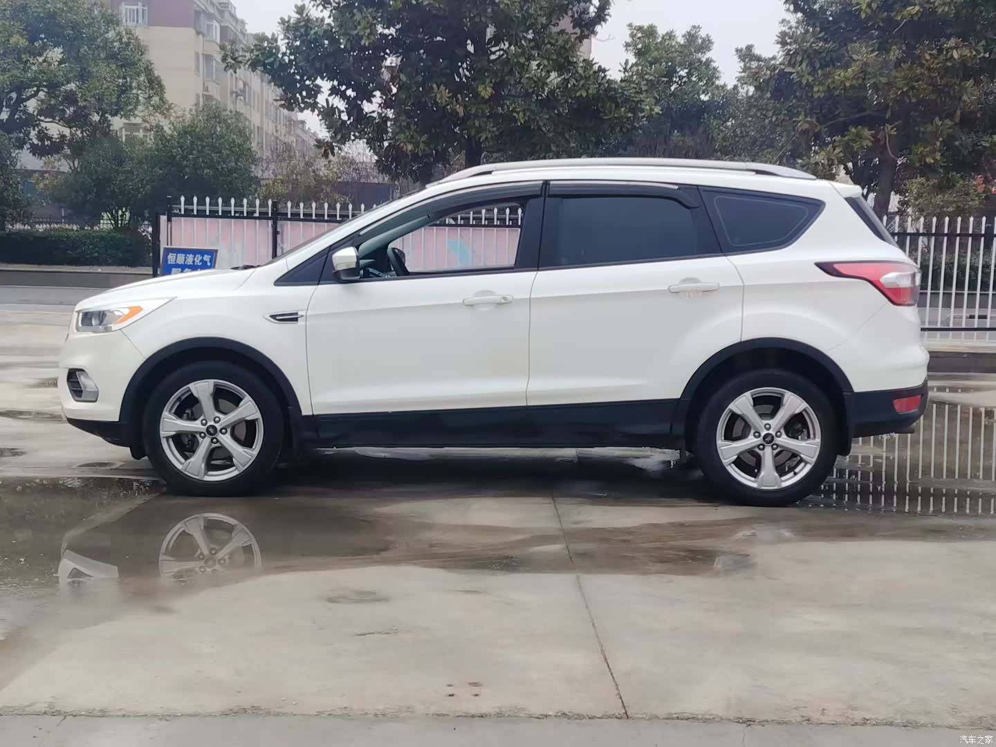 Ford Kuga, 2017 3