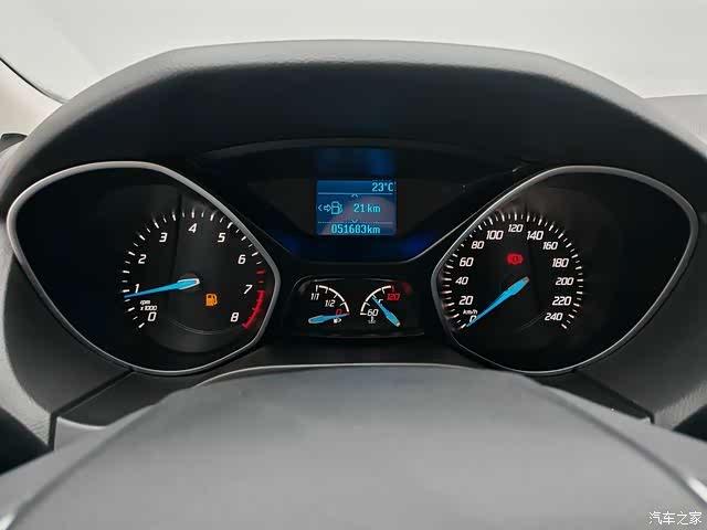 Ford Focus, 2014 10