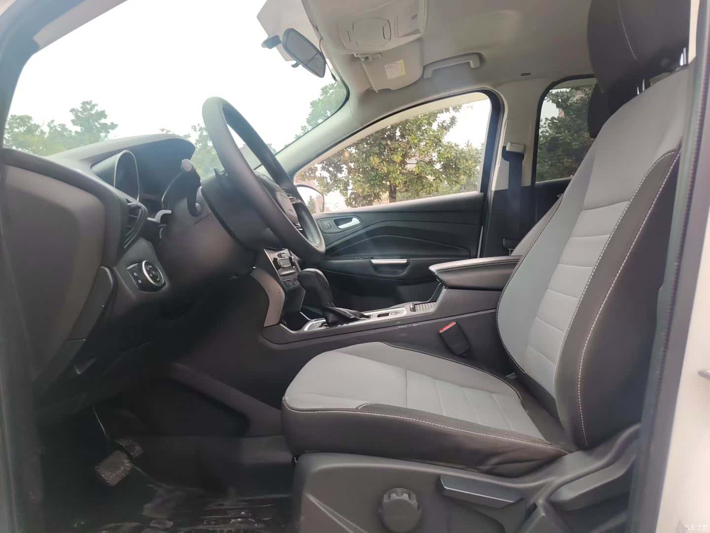 Ford Kuga, 2017 8
