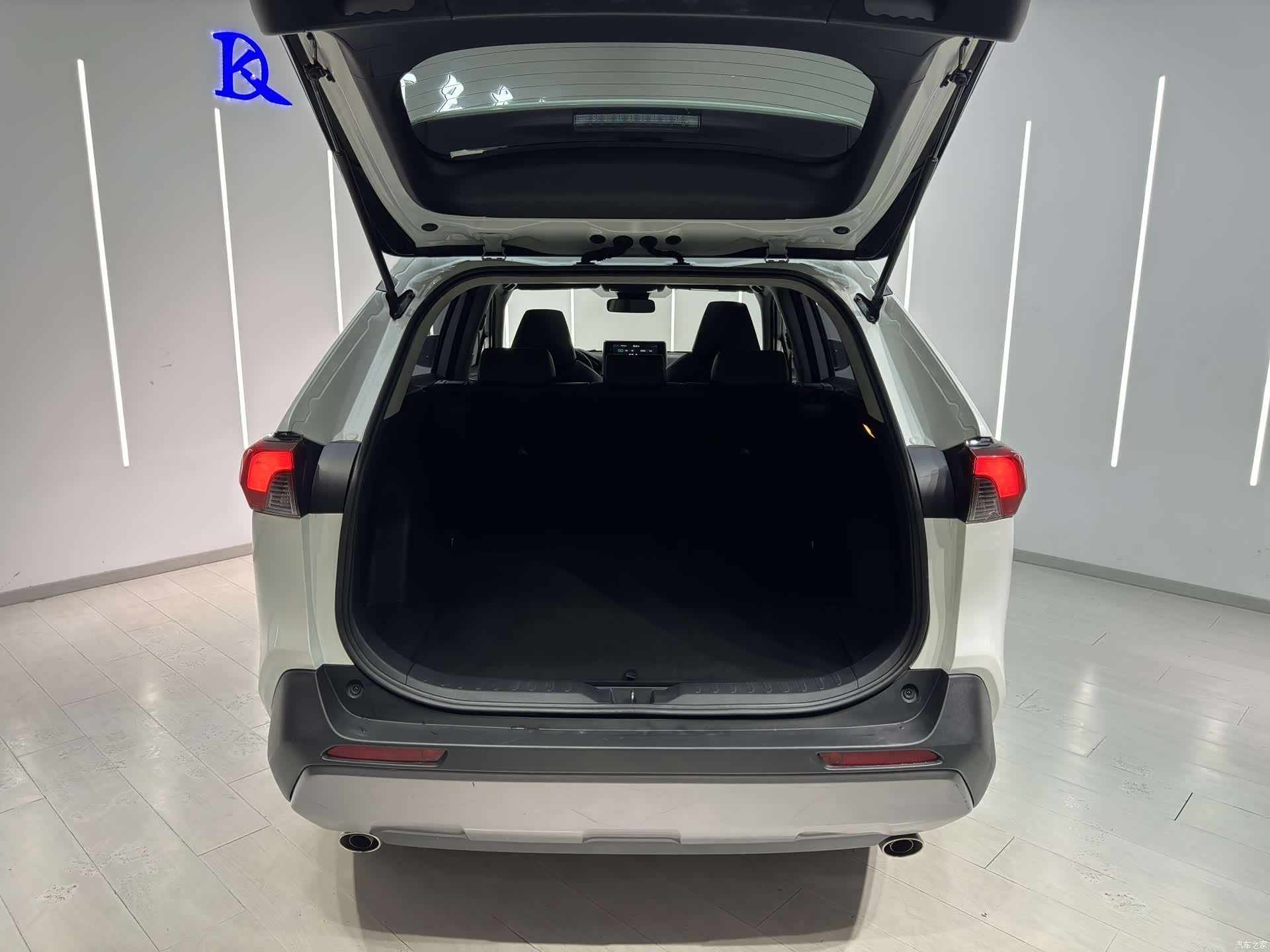 Toyota RAV4, 2021 17