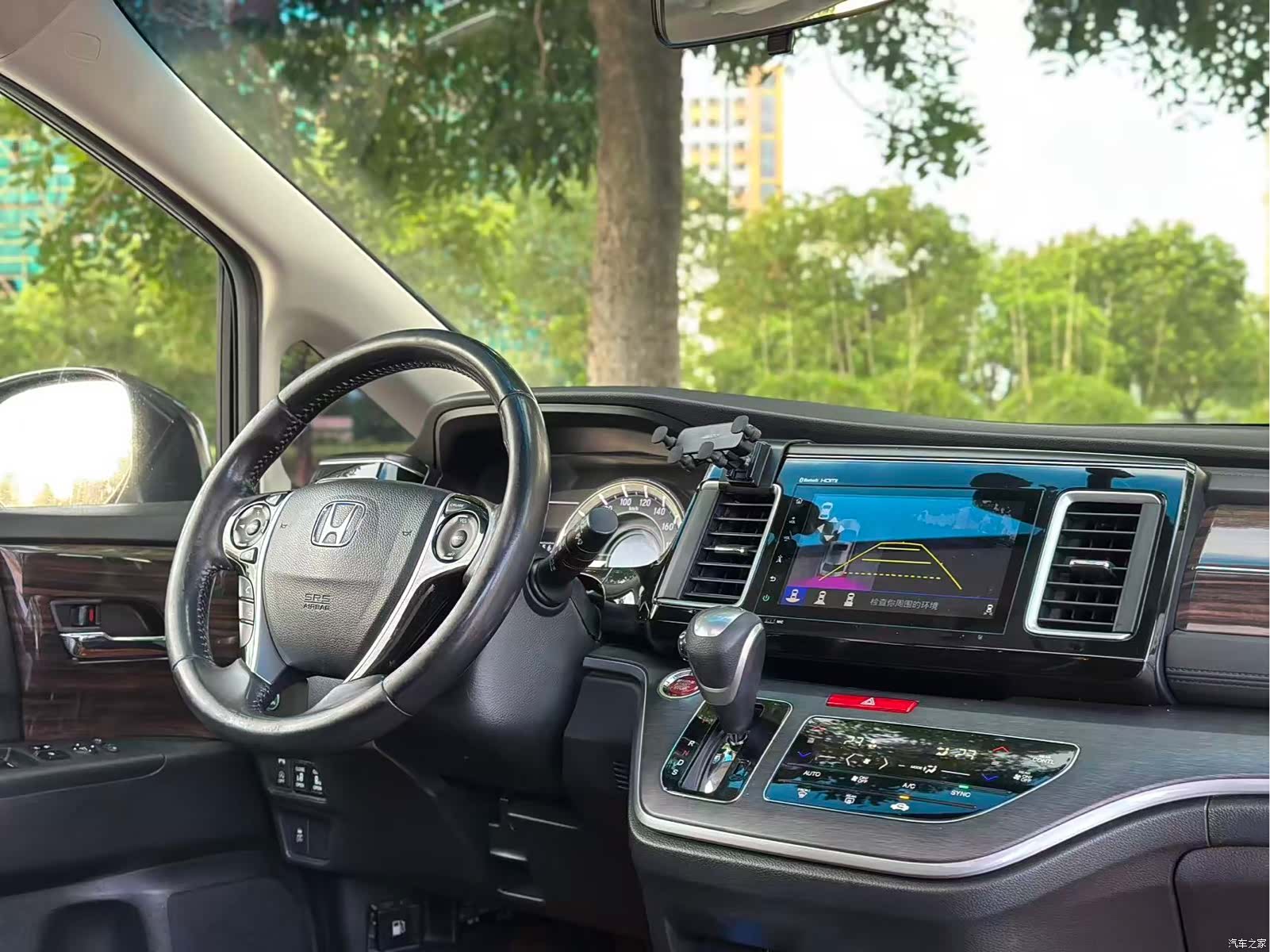 Honda Elysion, 2016 13
