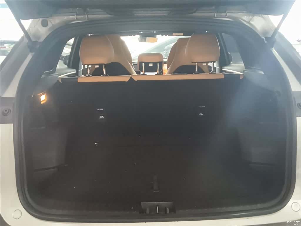 Geely Galaxy L7, 2024 19
