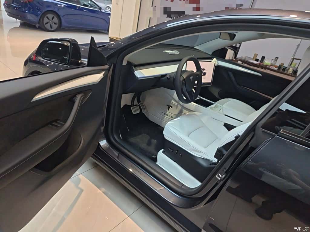 Tesla Model Y, 2024 16