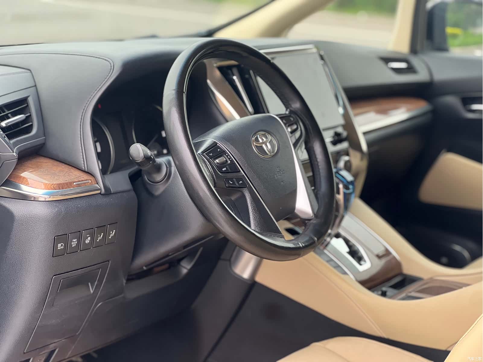 Toyota Alphard, 2017 10