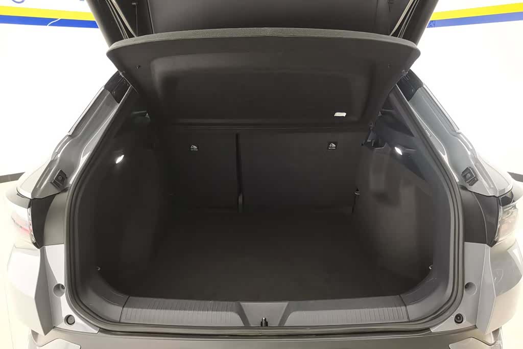 Volkswagen ID.4, 2022 4