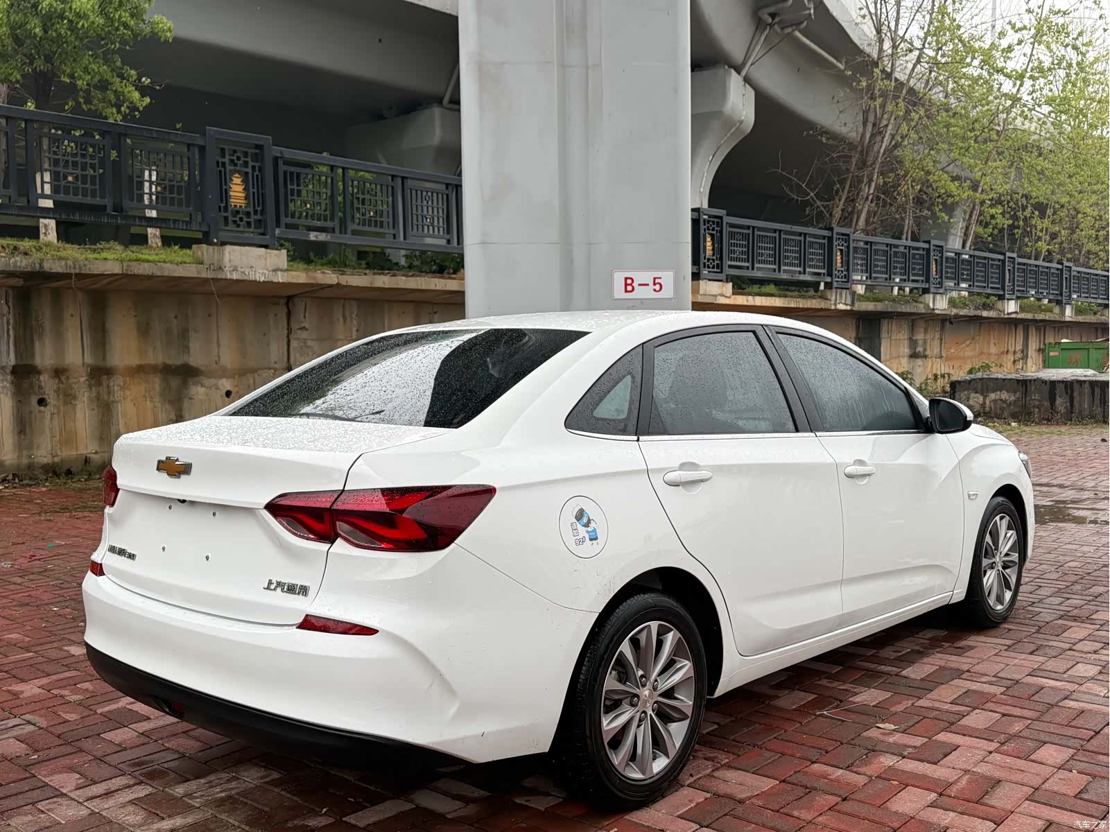 Chevrolet 320, 2022 все фото