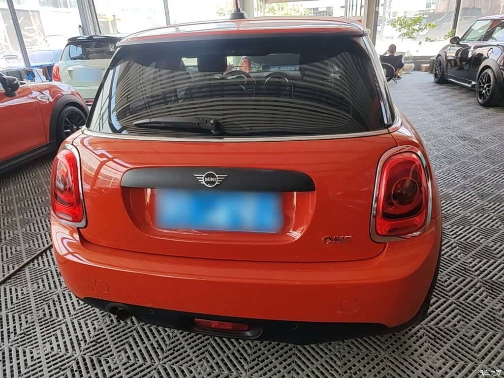 Mini ONE, 2019 6