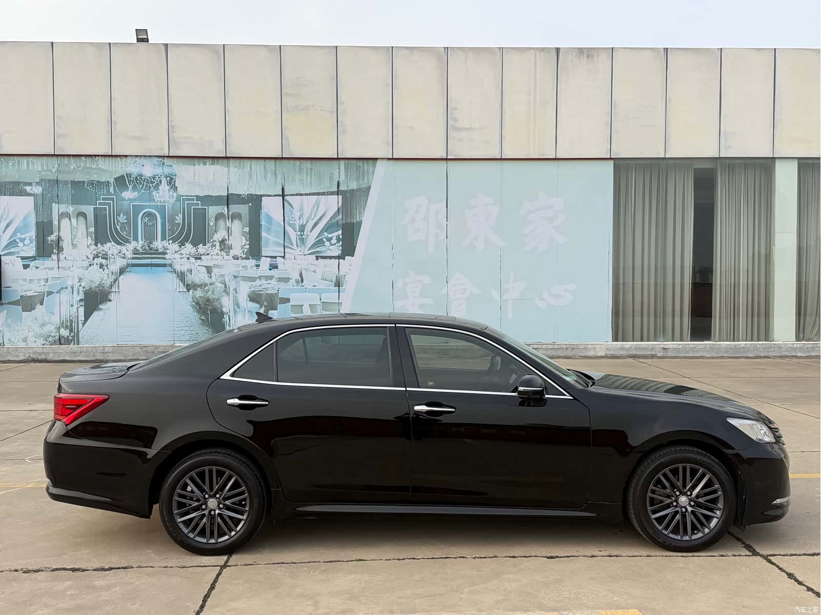 Toyota Crown, 2017 4