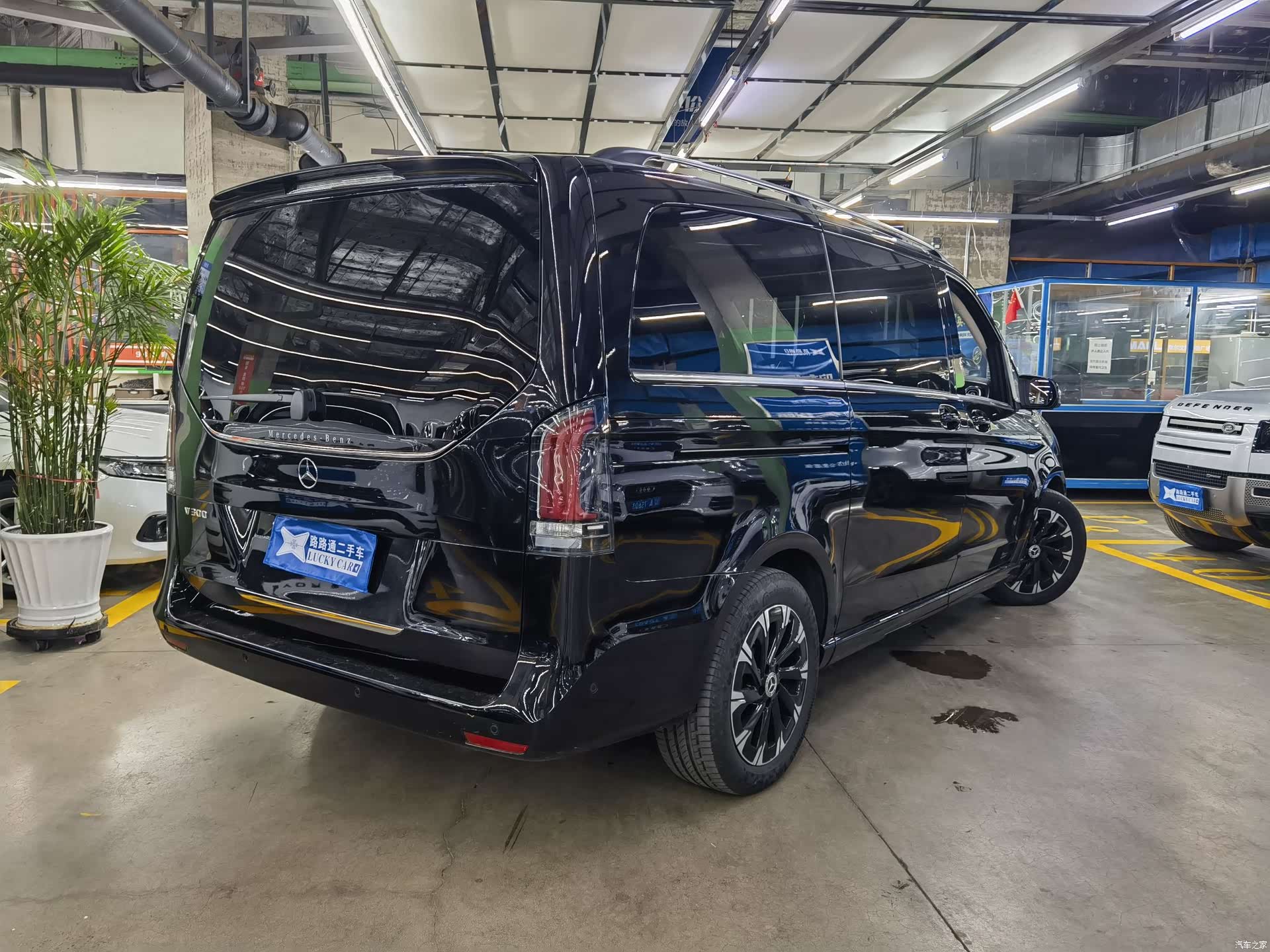Mercedes-Benz V-Class, 2024 4