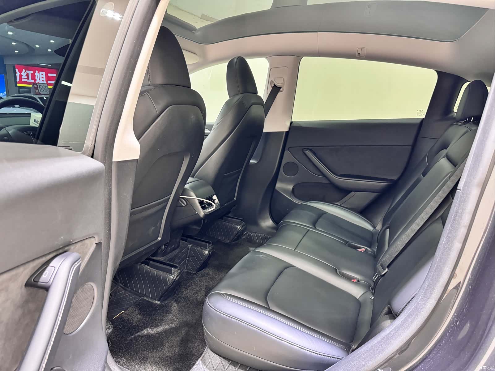 Tesla Model Y, 2024 11