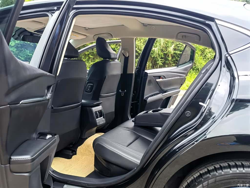 Toyota Camry, 2024 10
