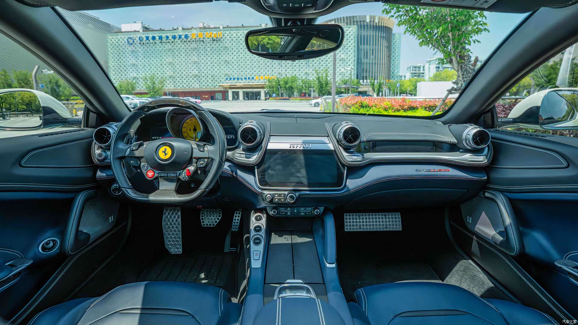 Ferrari GTC4Lus, 2017 16