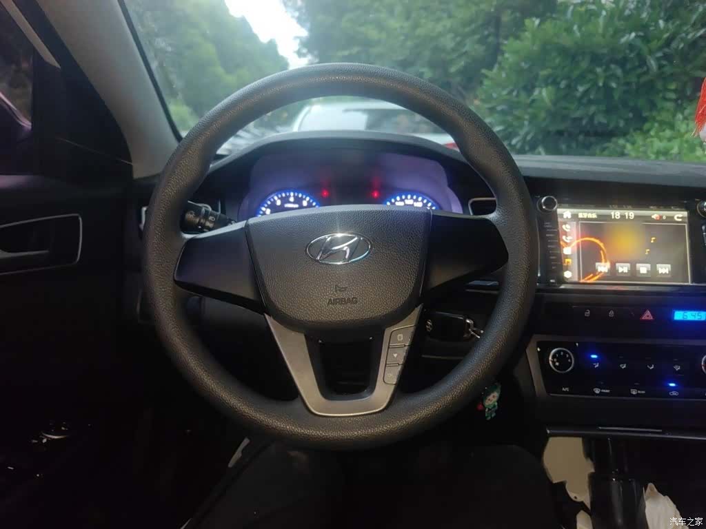 Hyundai GL, 2014 3