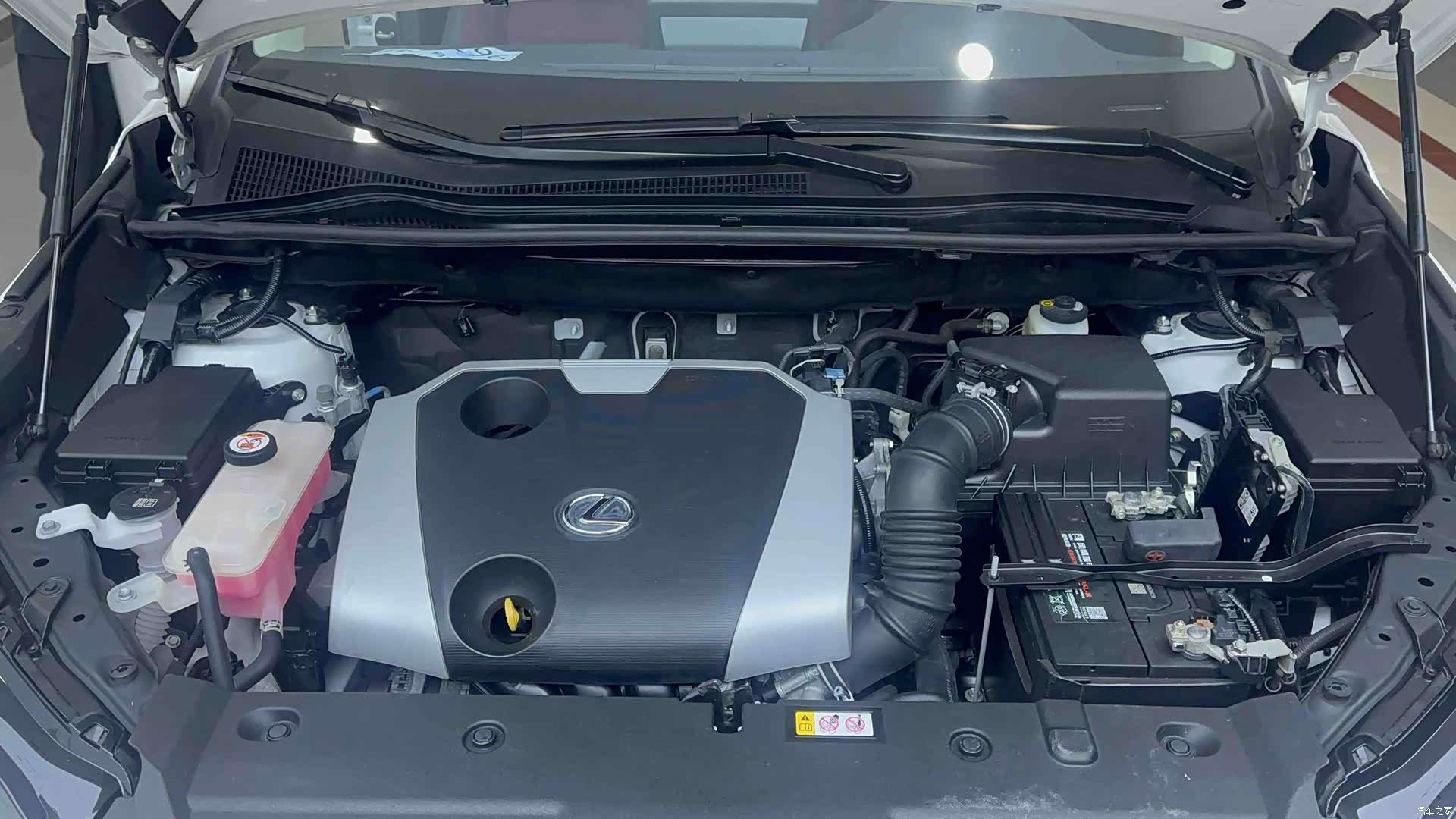 Lexus NX, 2020 20