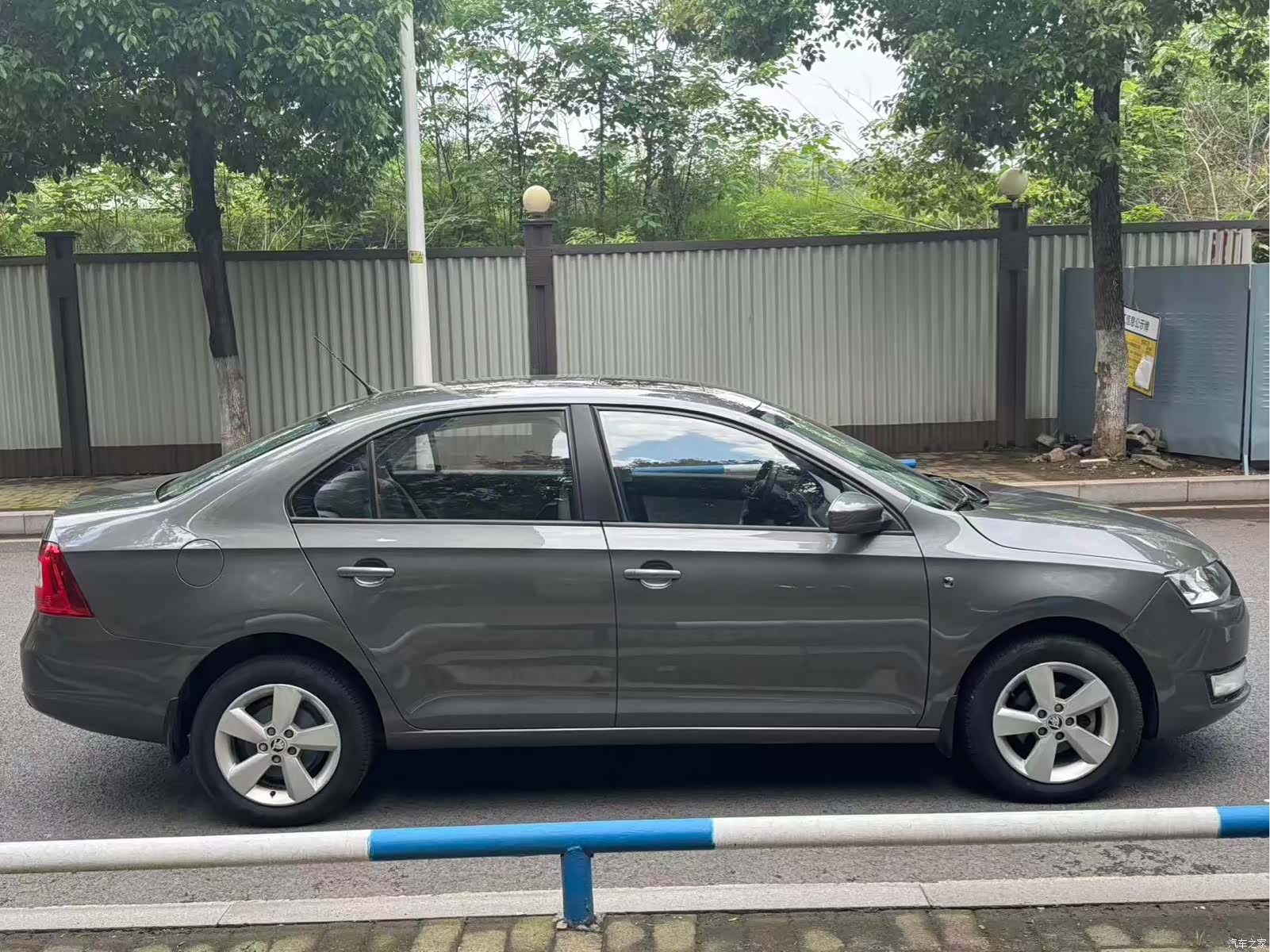 Skoda Rapid, 2014 4
