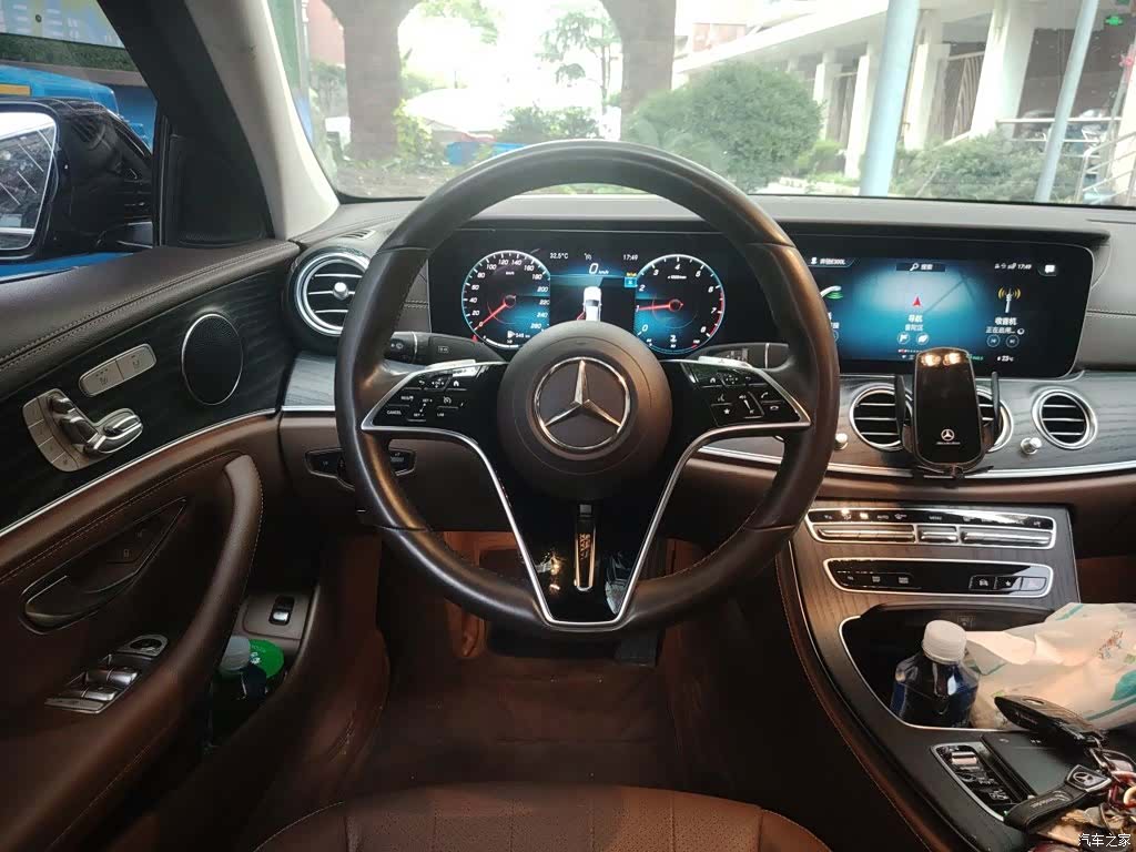 Mercedes-Benz E-Class, 2022 3