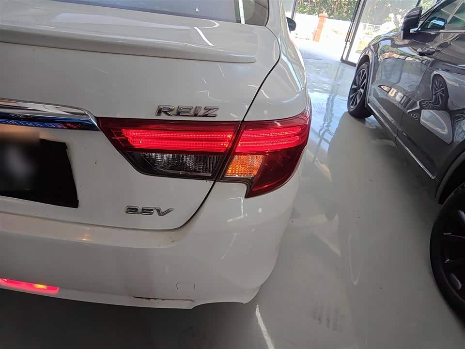 Toyota Reiz Toyota Reiz
