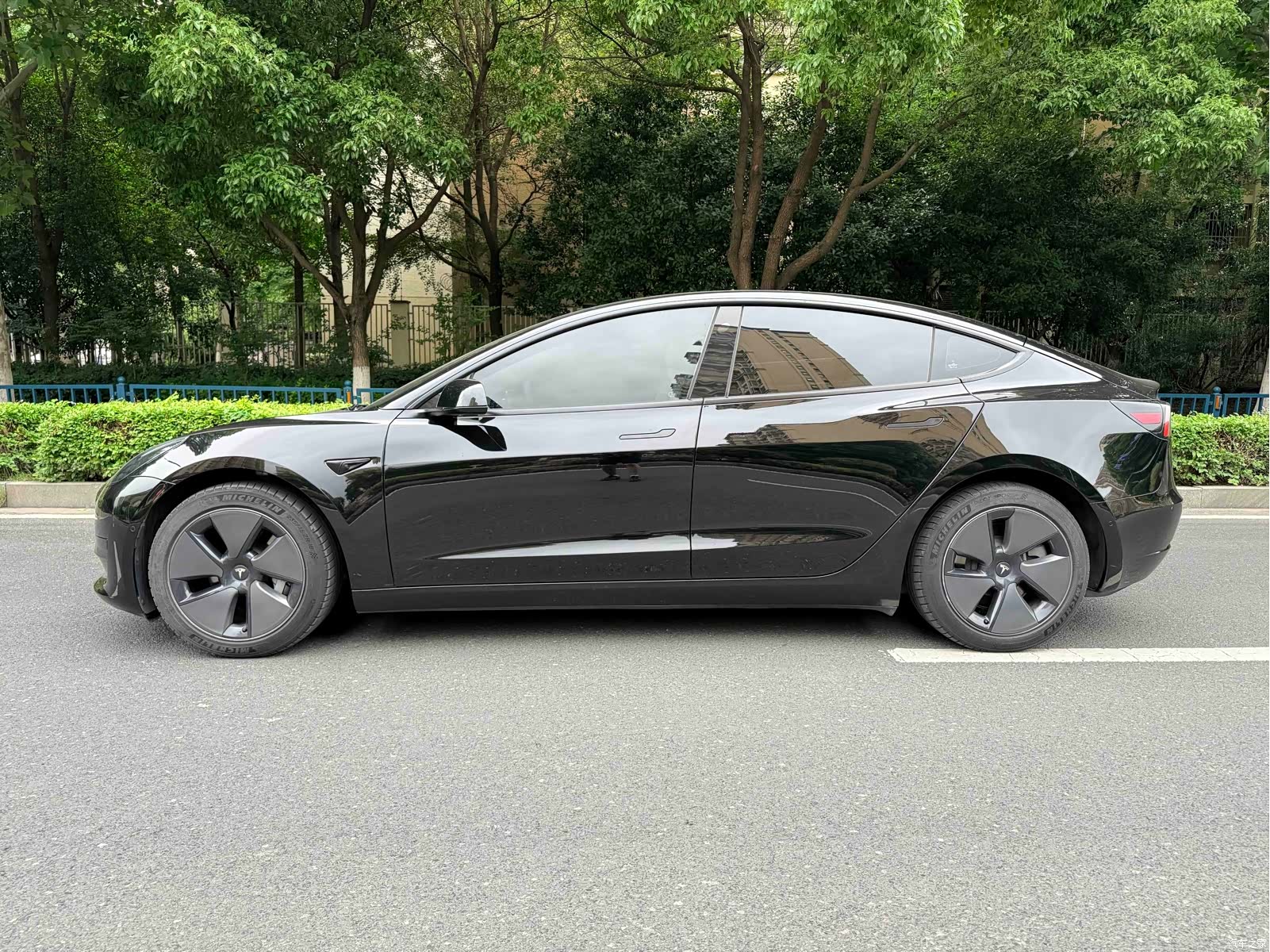 Tesla Model 3, 2022 все фото
