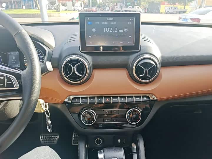 BAIC shen bao X35 2016 1.5L АКПП Luxury