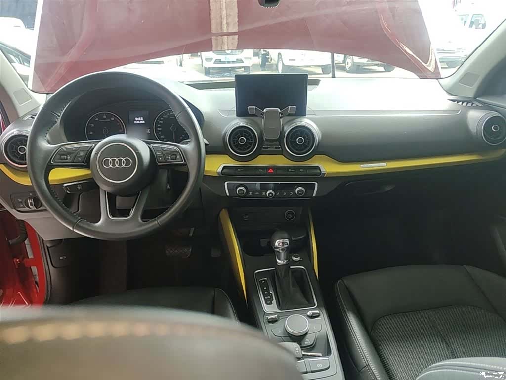 Audi Q2L, 2019 10